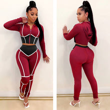 Load image into Gallery viewer, Fashion Yoga Wear Women&#39;s Contrast Stitching Tight-fitting Two-piece Sports Suit Fitness &amp; Body Building Yoga Clothing
